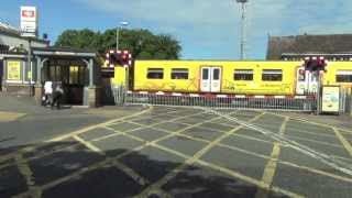 Birkdale Level Crossing [upl. by Lowson558]